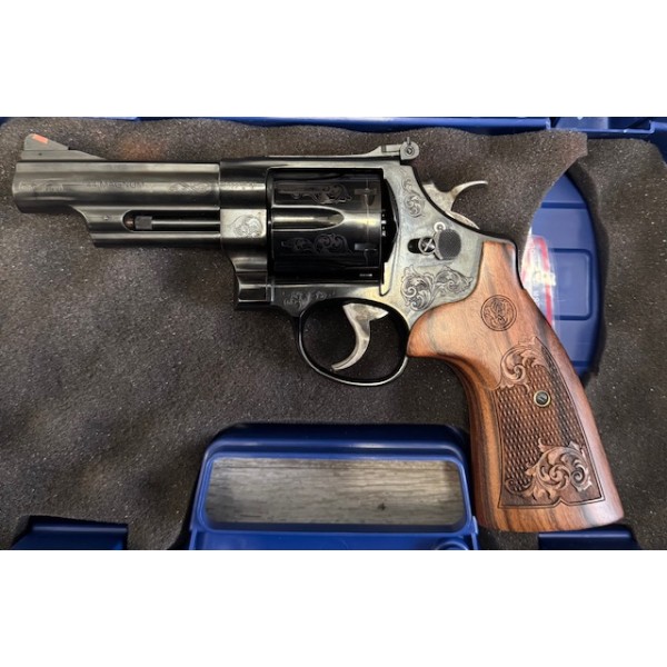 REVOLVER S&W - M29-10 CISELÉ - 44MAG