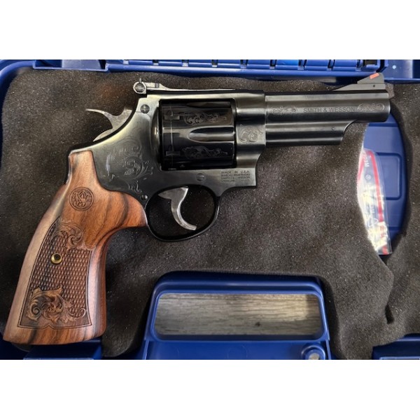 REVOLVER S&W - M29-10 CISELÉ - 44MAG