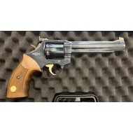 REVOLVER RUGER "SUPER BLACKHAWK" 44MAG